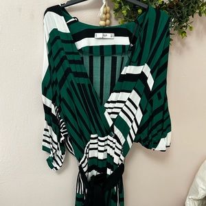 Mango pleated Green/ White/ black dress